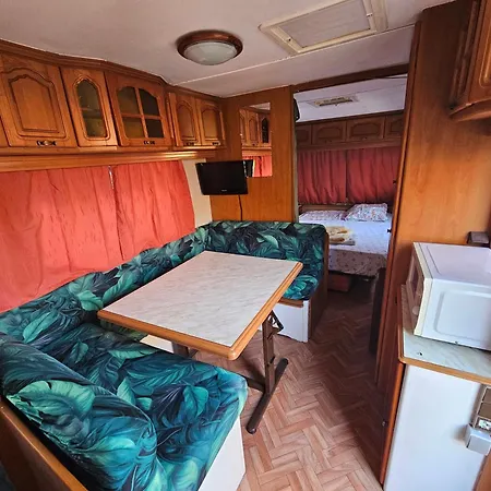 Caravane Et Jardin * Carqueiranne