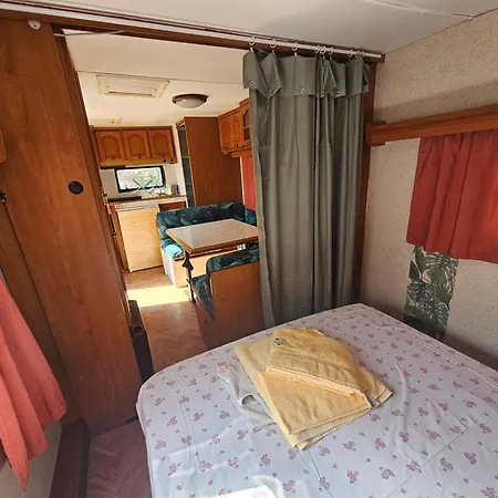 Caravane Et Jardin *