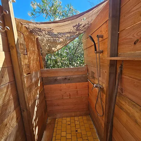 Kamp alanı Caravane Et Jardin *